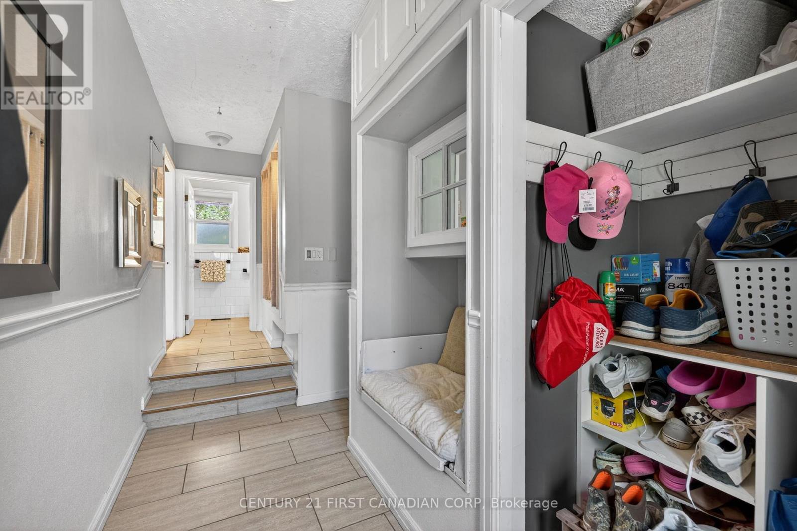 10383 ILDERTON ROAD - 16