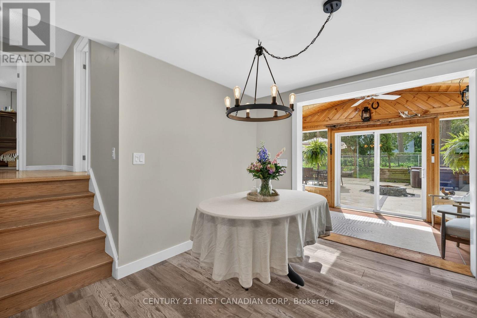 10383 ILDERTON ROAD - 9