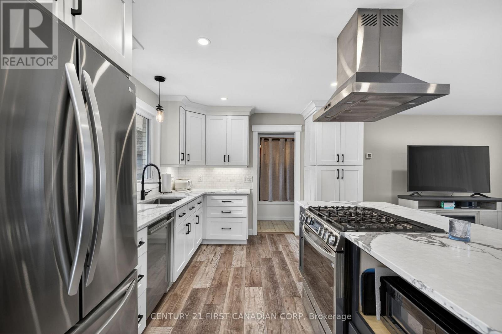 10383 ILDERTON ROAD - 8