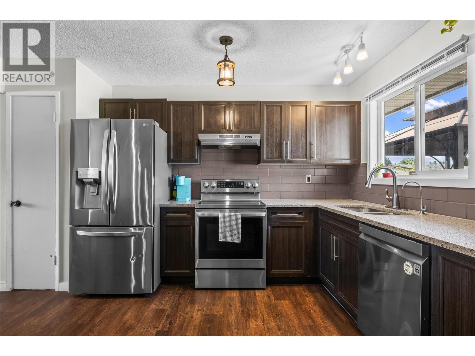 440 Primrose Road - 14