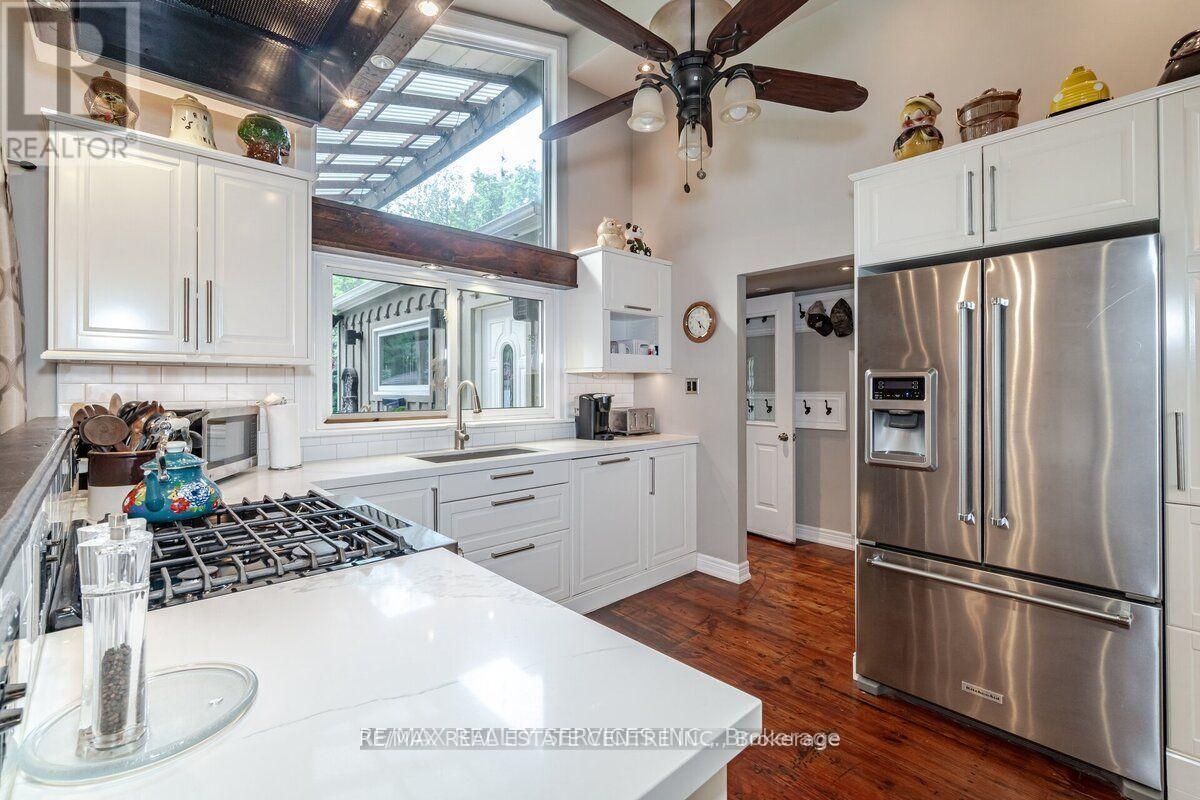 104 KENNEDY ROAD - 3