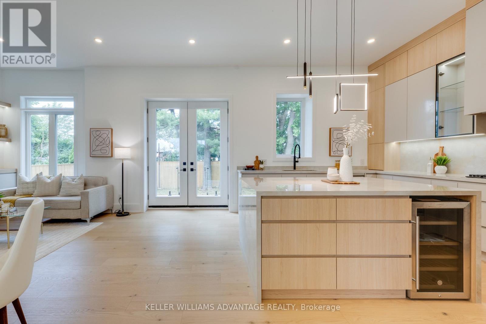 121 DURANT AVENUE - 15