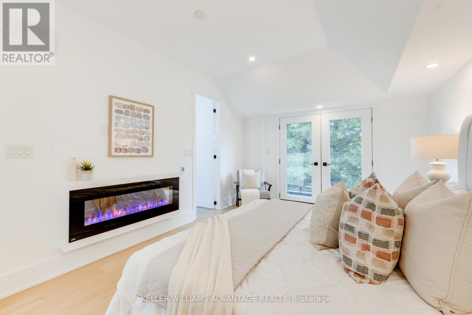 121 DURANT AVENUE - 21