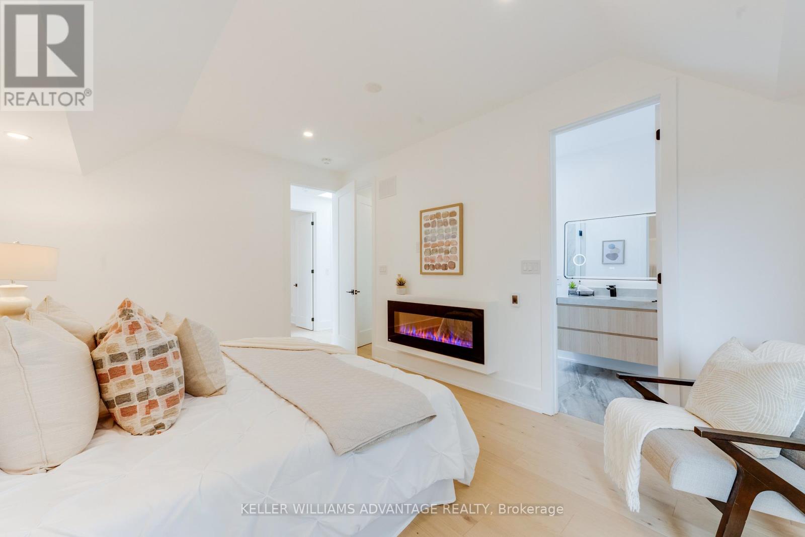 121 DURANT AVENUE - 22