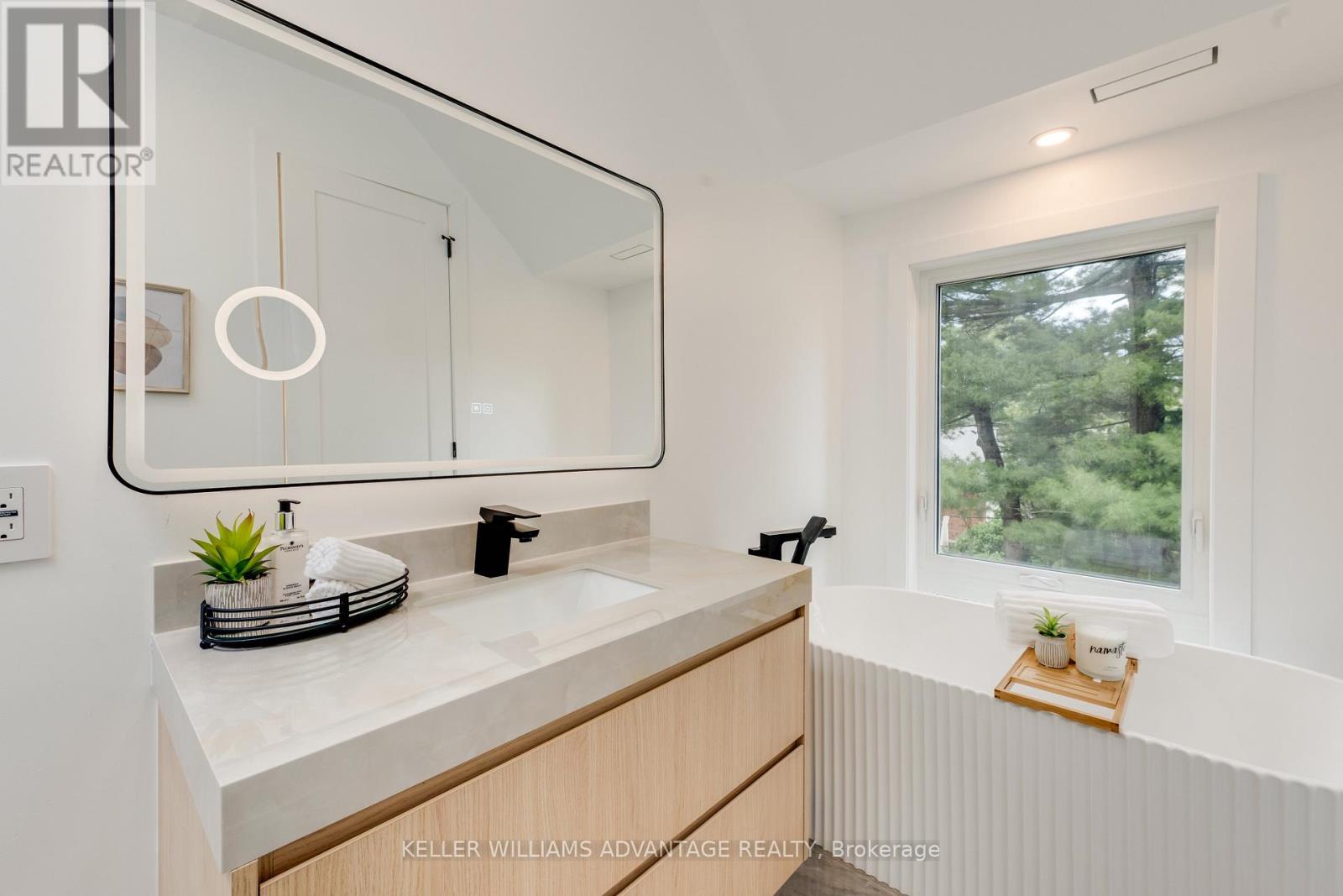 121 DURANT AVENUE - 23