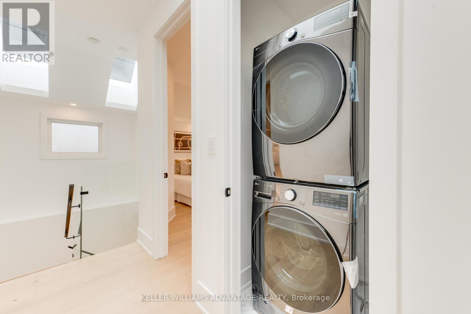 121 DURANT AVENUE - 26