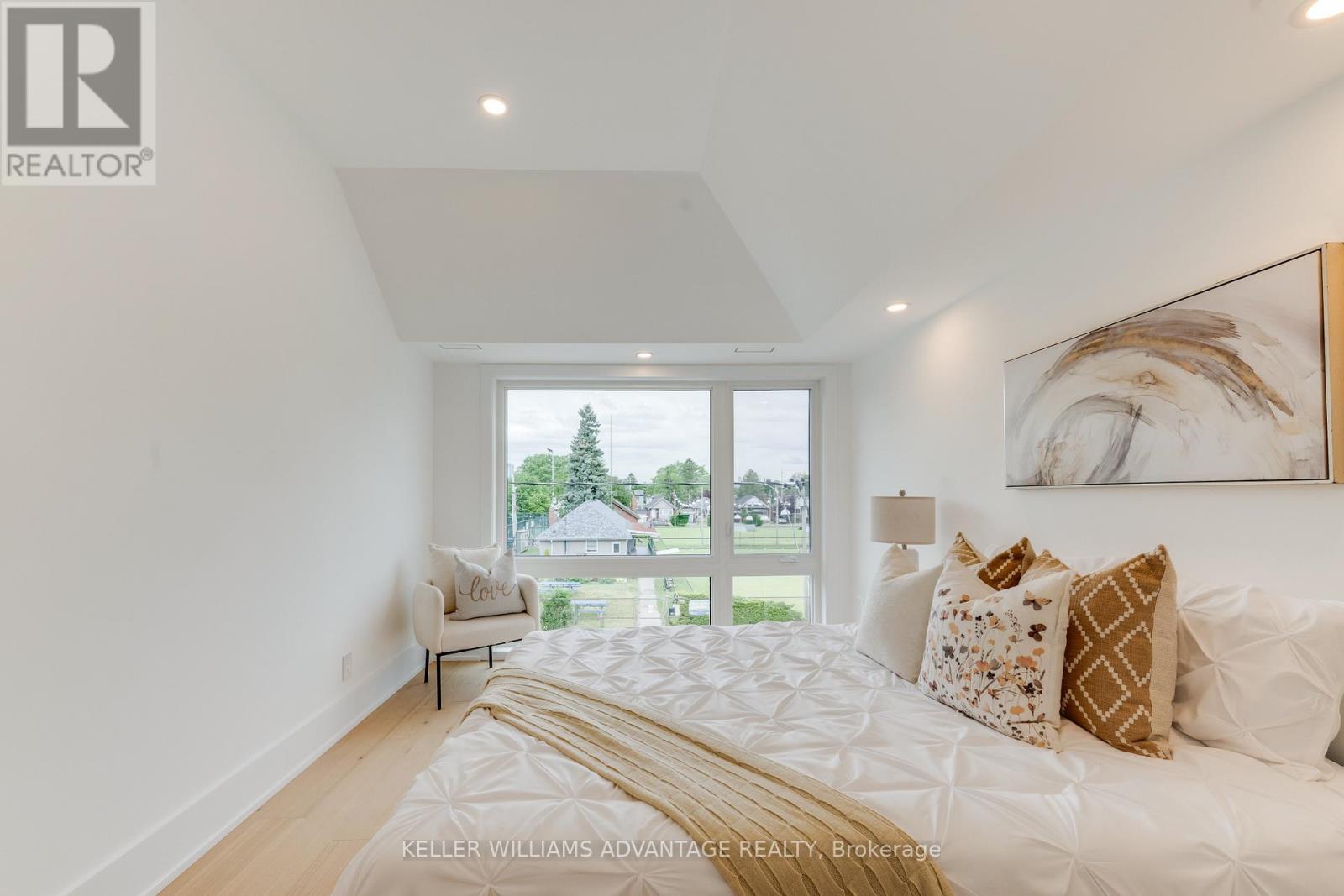 121 DURANT AVENUE - 30