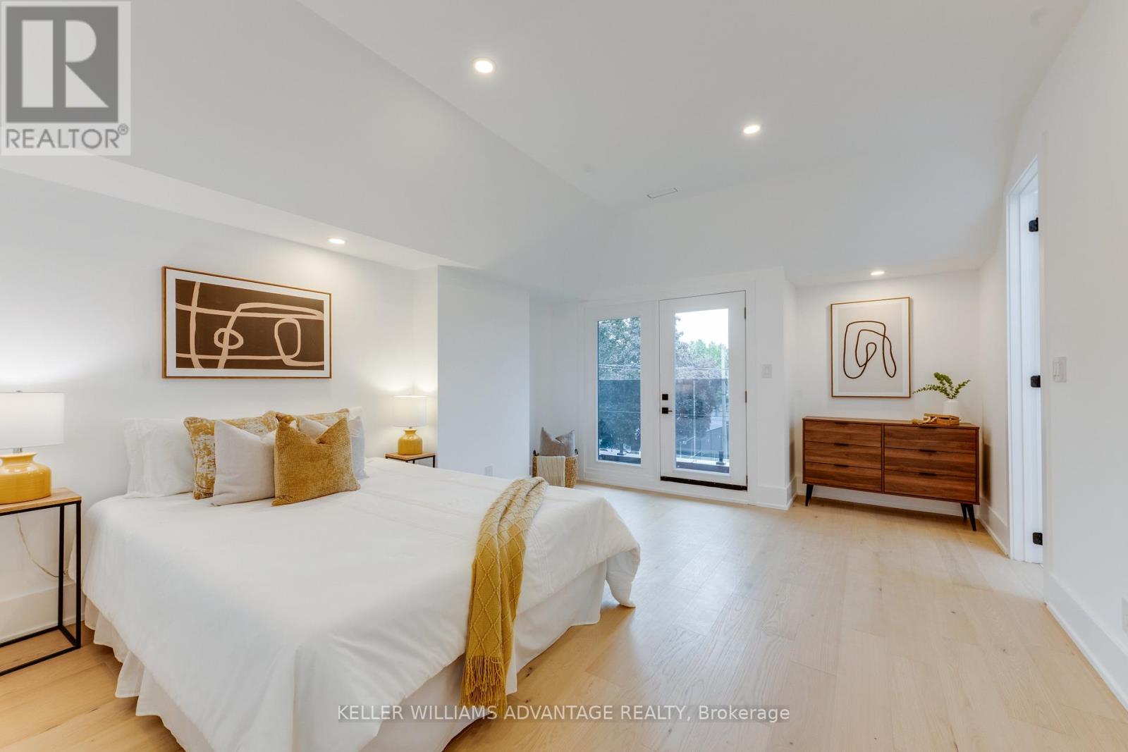 121 DURANT AVENUE - 31