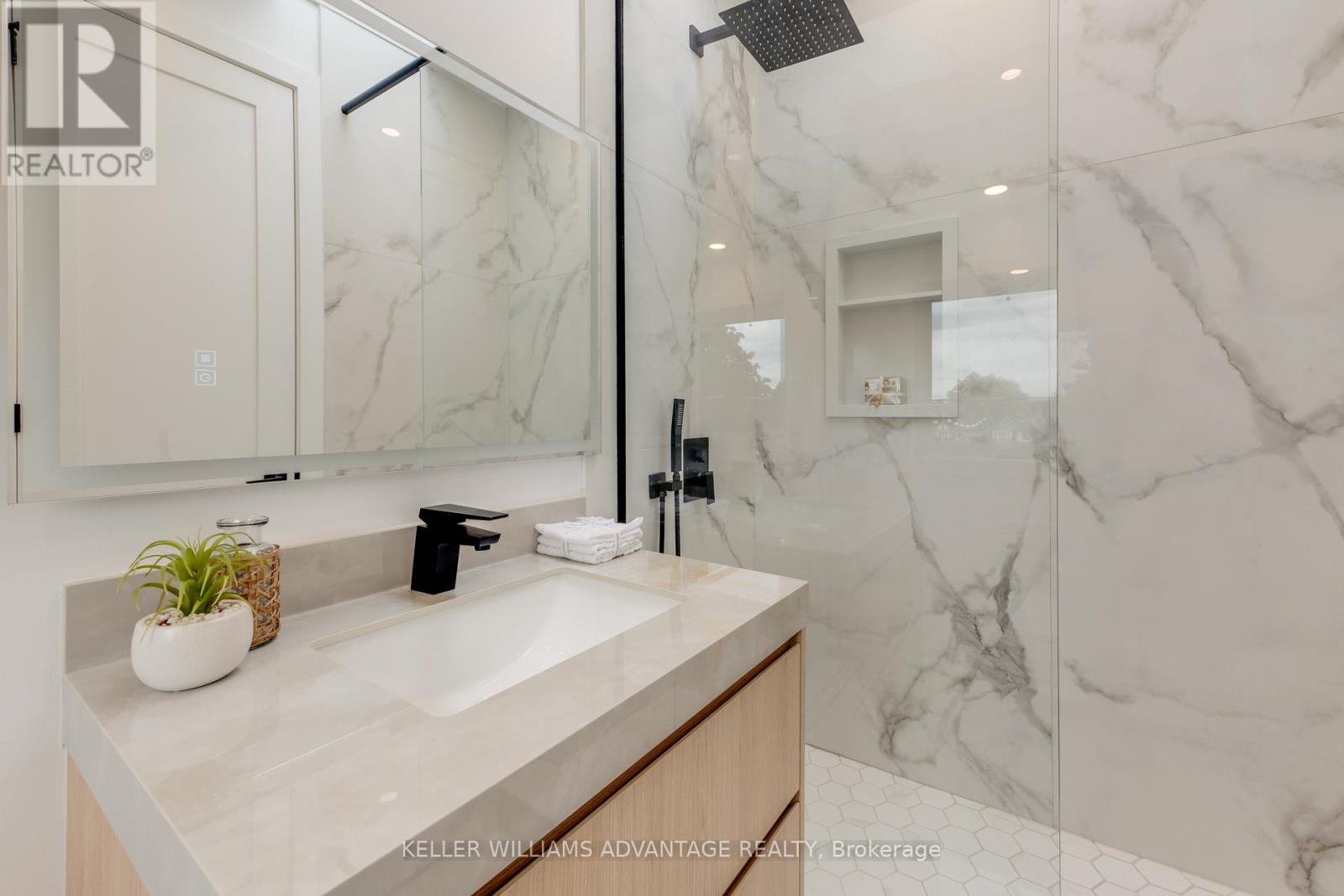 121 DURANT AVENUE - 32