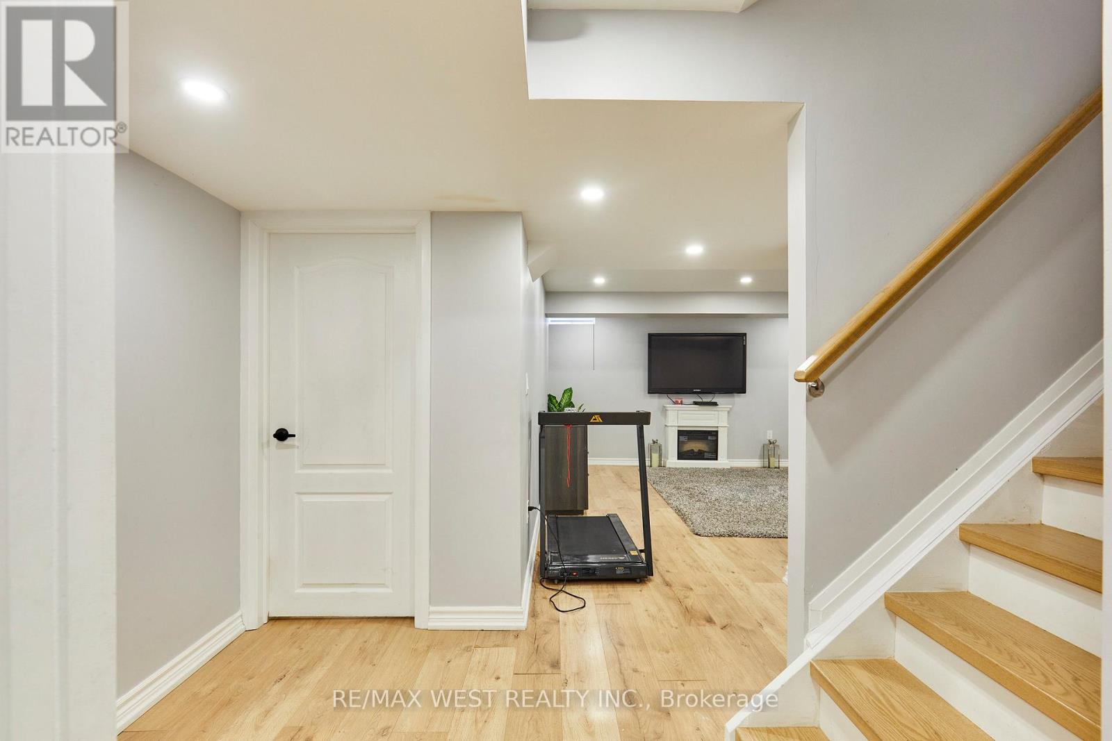 67 KENILWORTH CRESCENT - 18