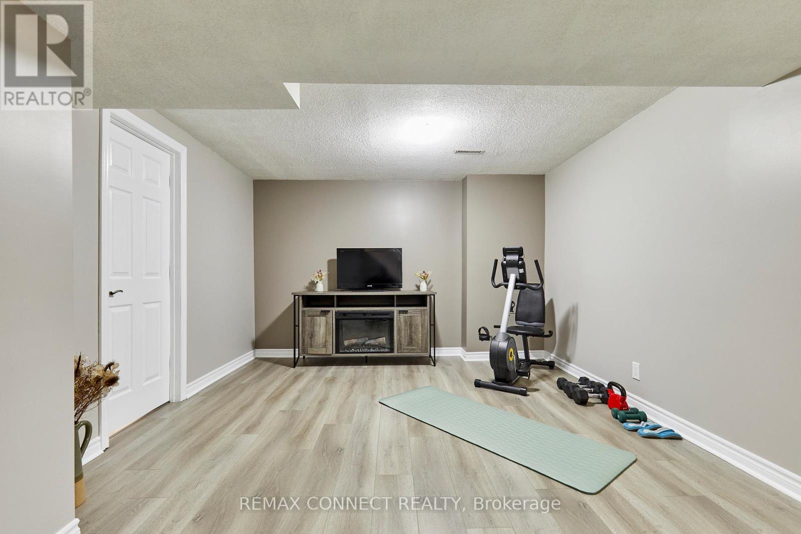 72 STUART ROAD - 32