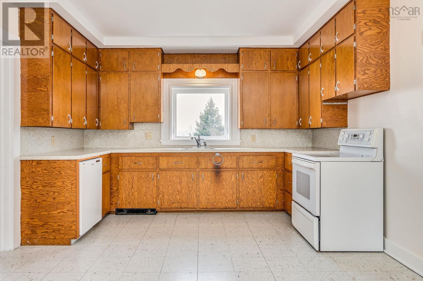 12 Lighthouse Road - 16