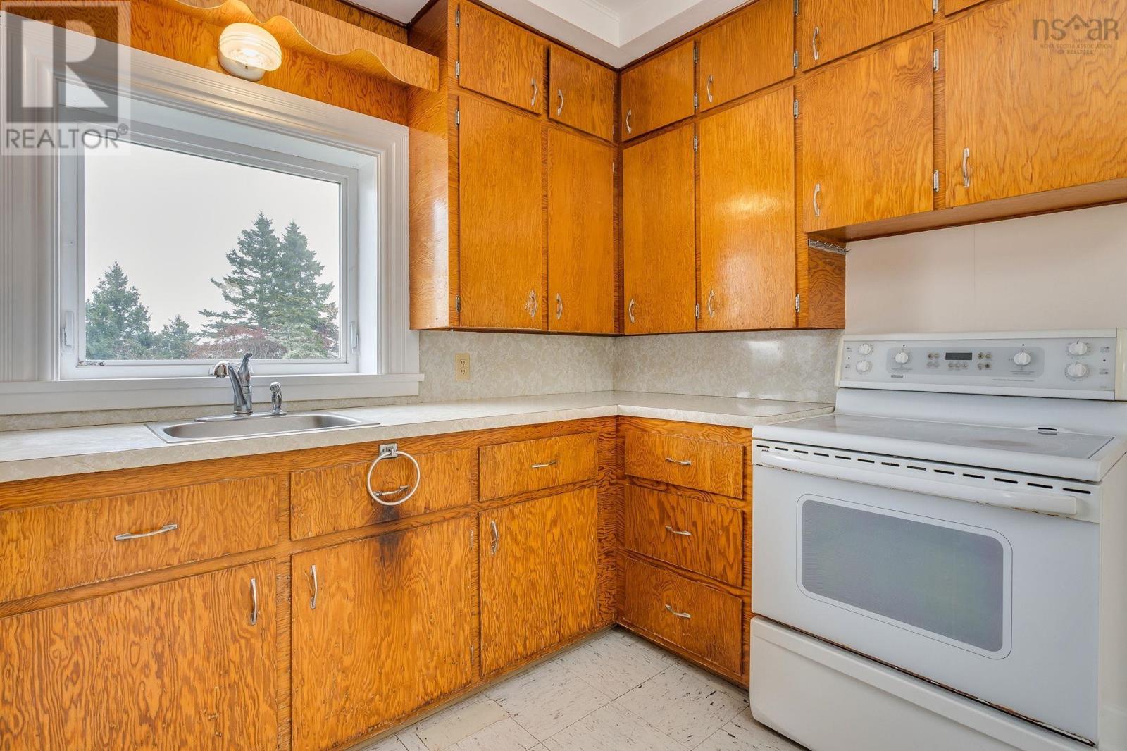 12 Lighthouse Road - 18