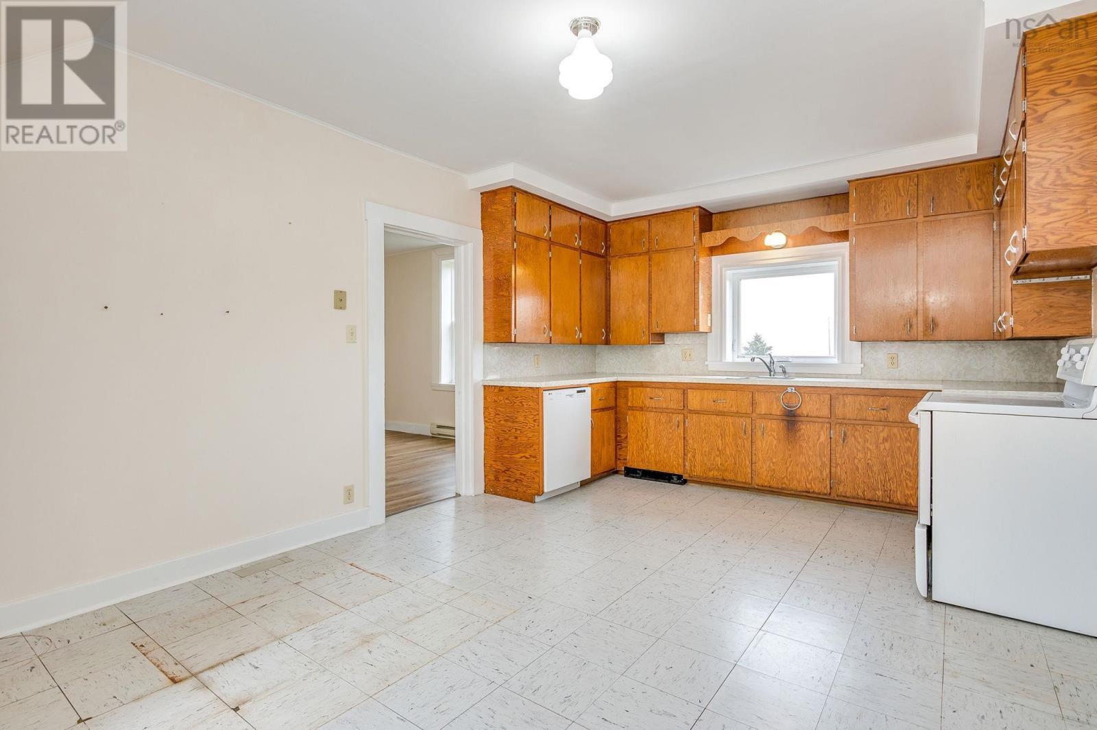 12 Lighthouse Road - 14