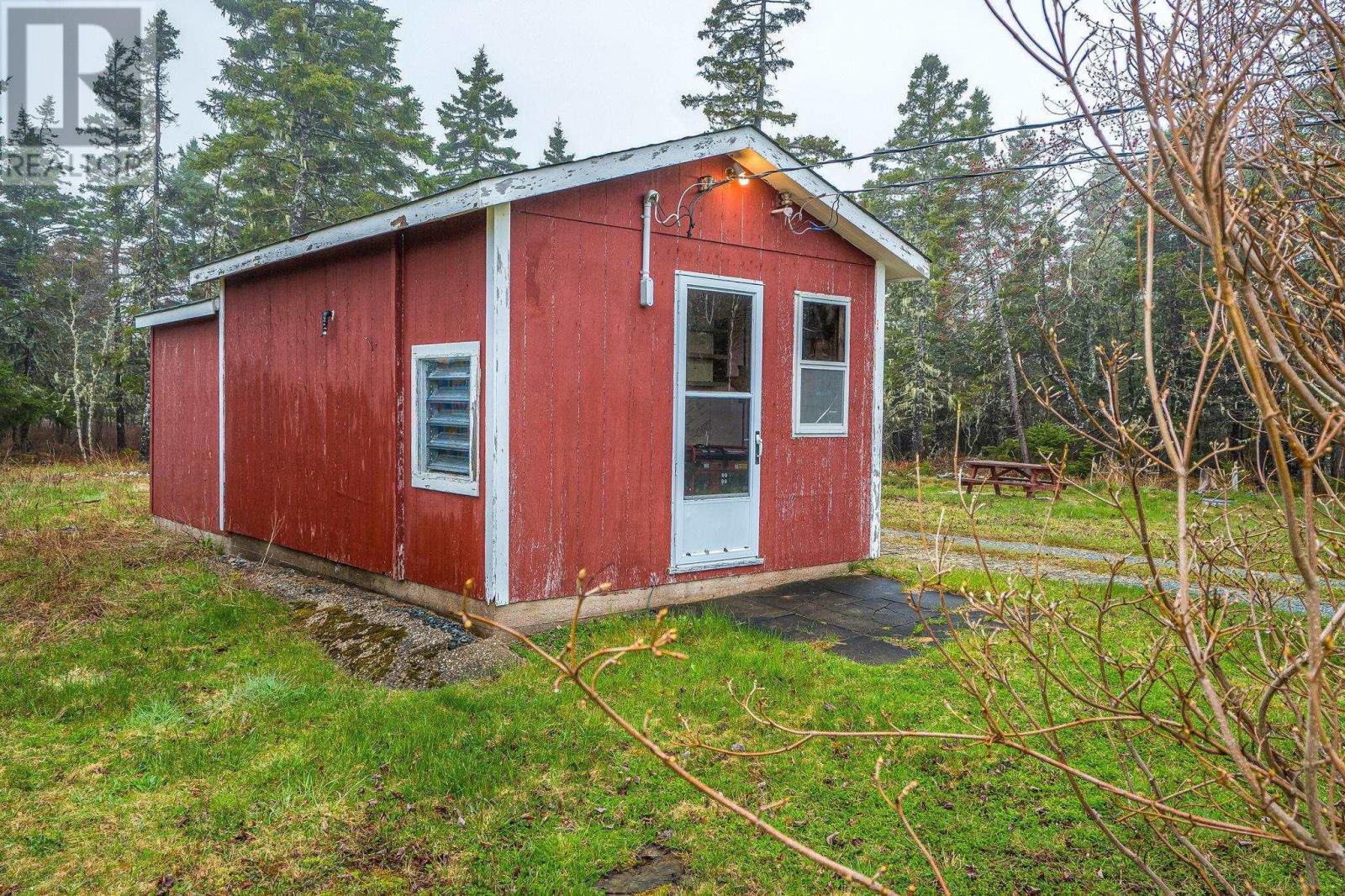 12 Lighthouse Road - 44