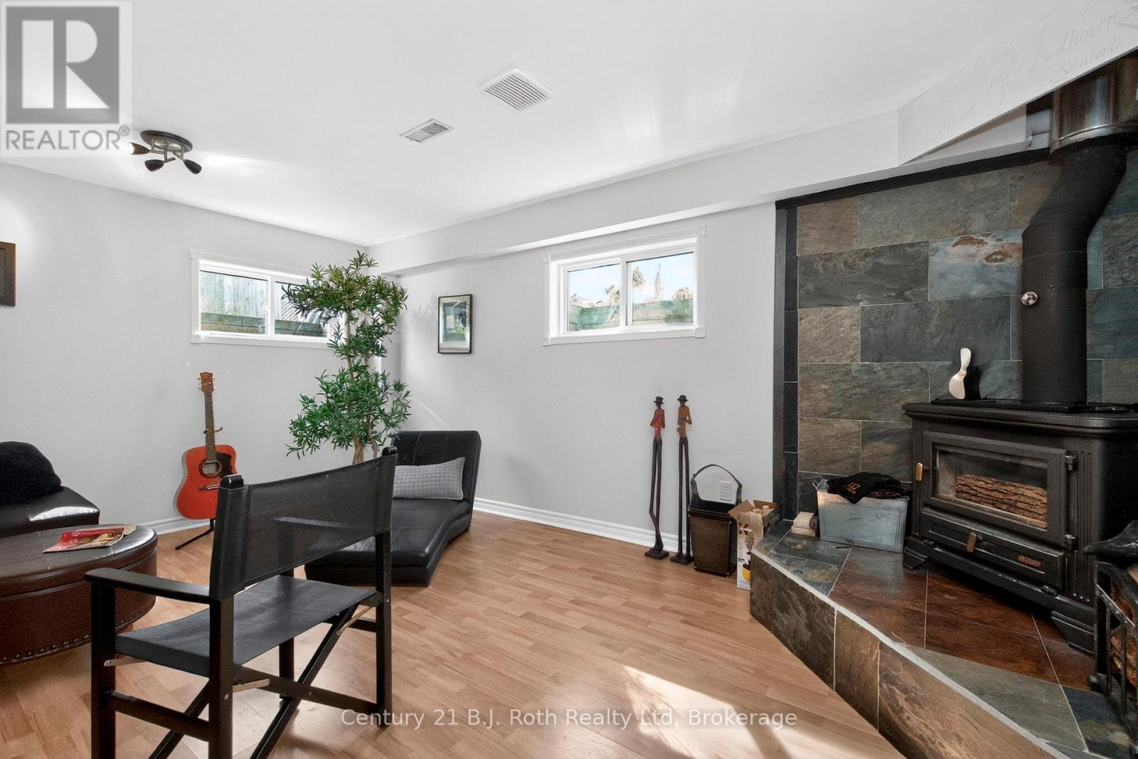 59 WITHALL GROVE - Image 33