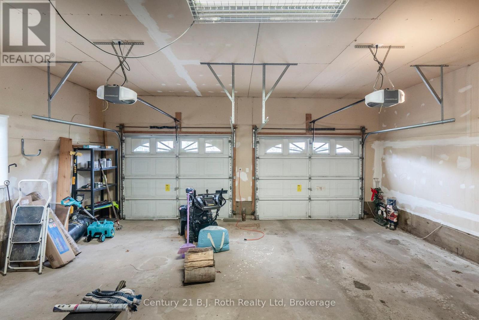 59 WITHALL GROVE - Image 37