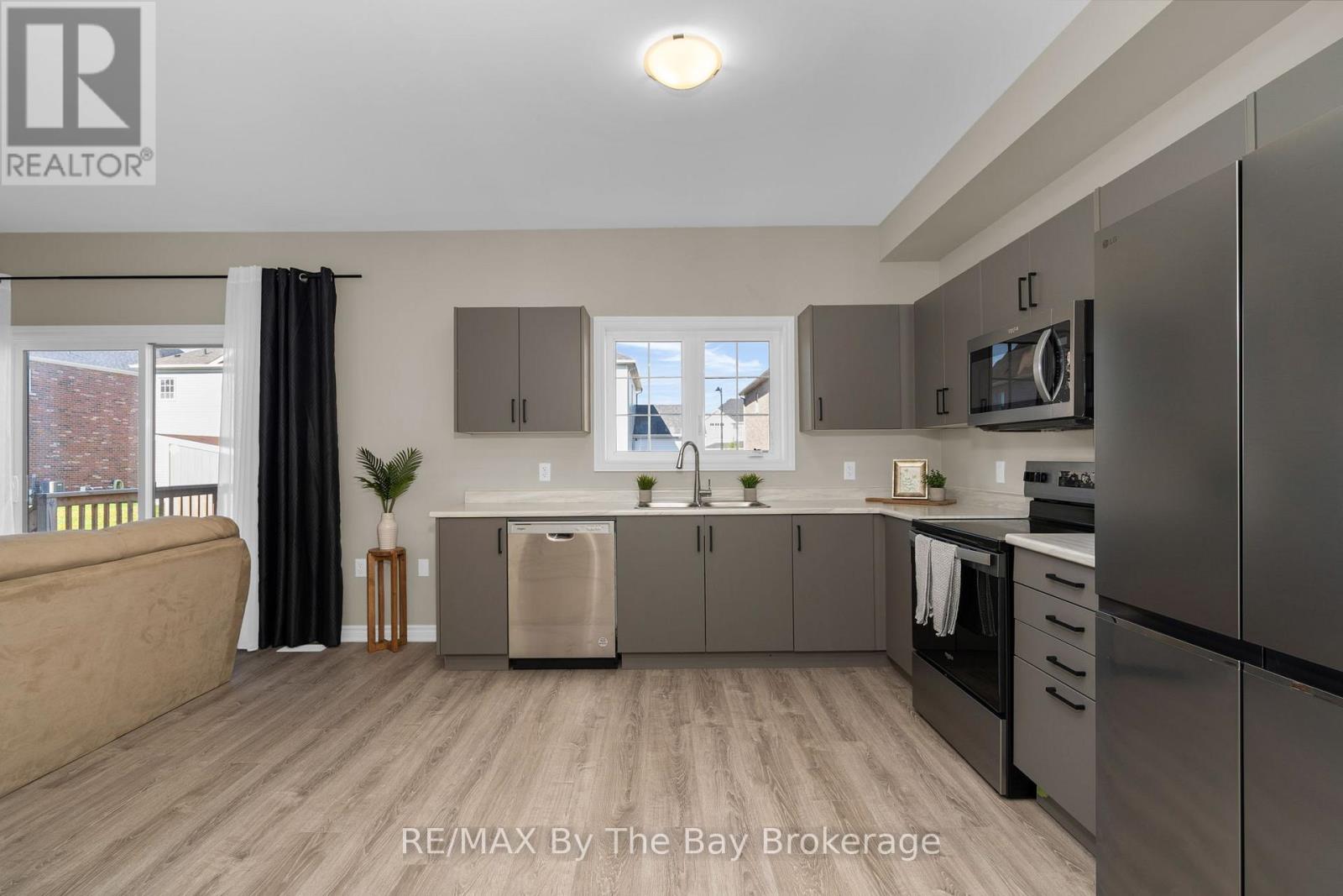 214 CUBITT STREET - 8