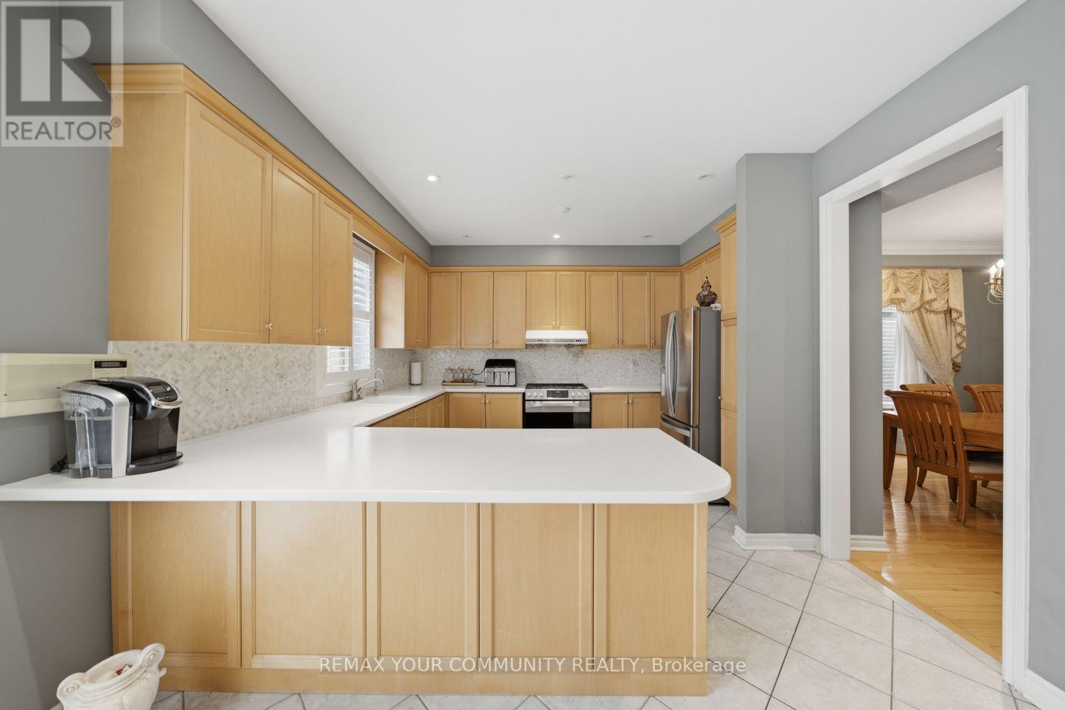 10 ST CLARE BOULEVARD - 13