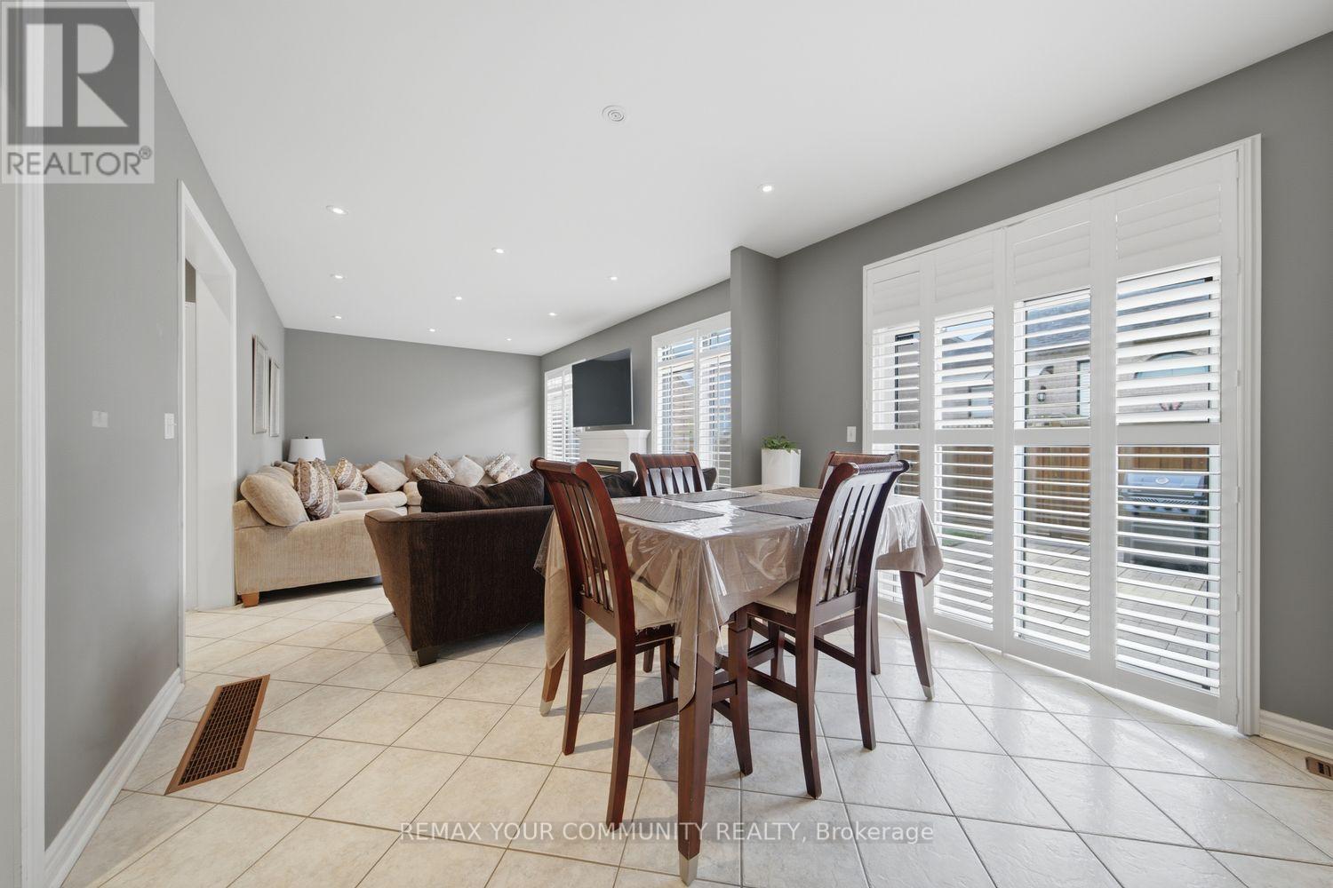 10 ST CLARE BOULEVARD - 16