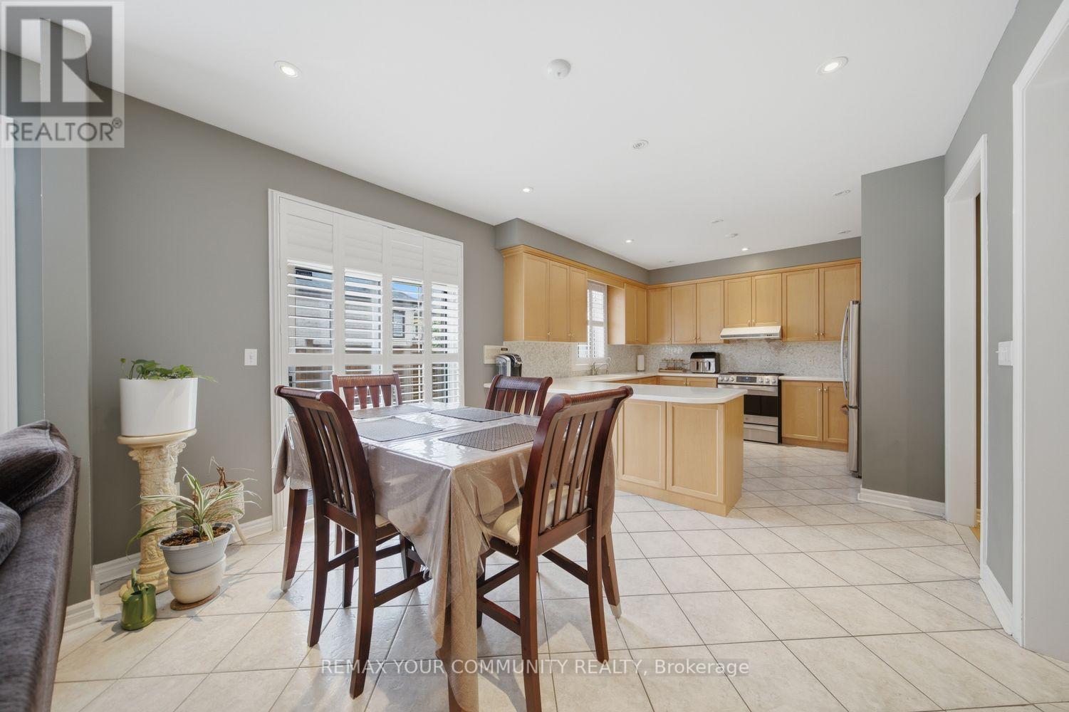 10 ST CLARE BOULEVARD - 17