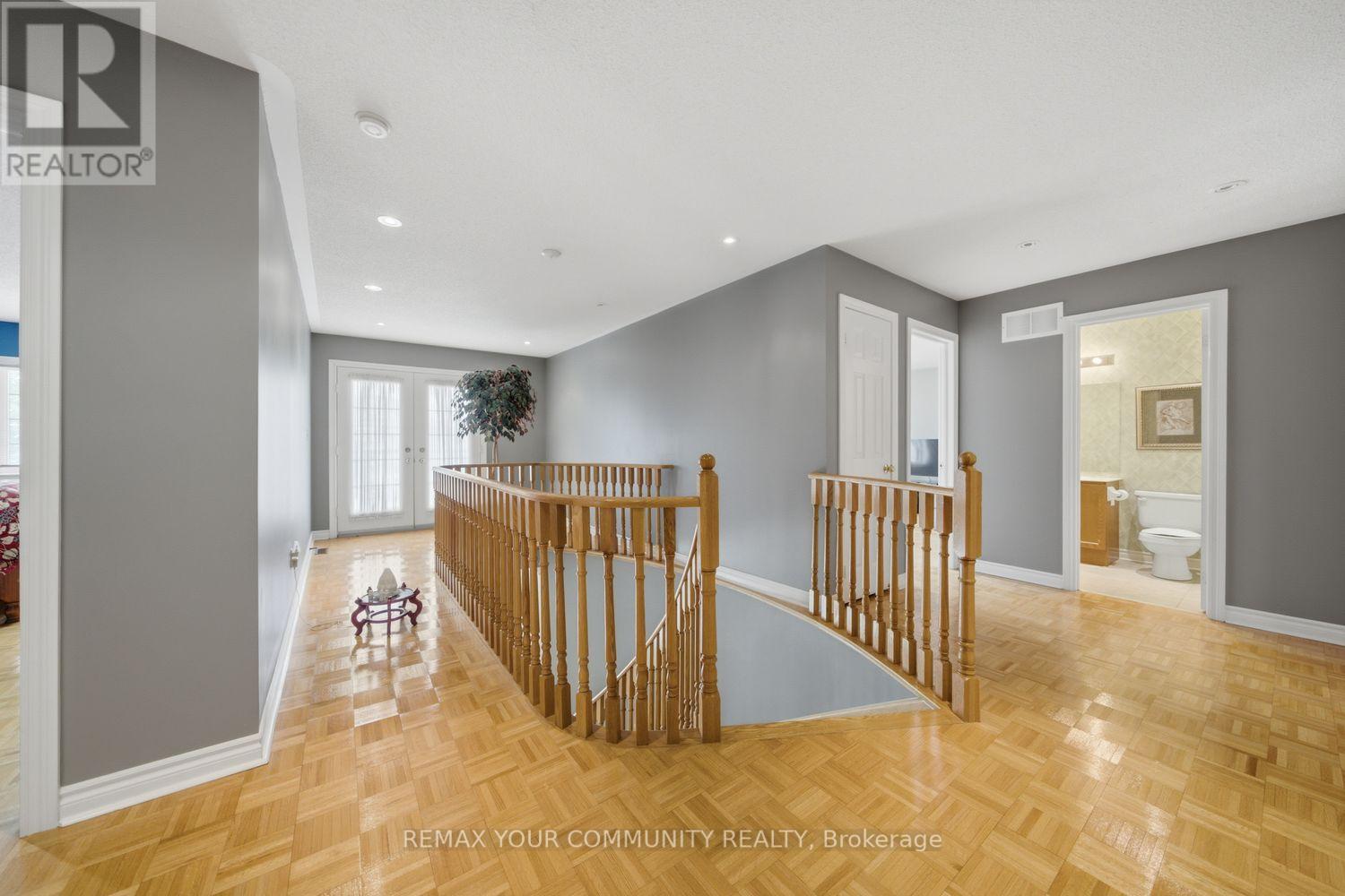 10 ST CLARE BOULEVARD - 23