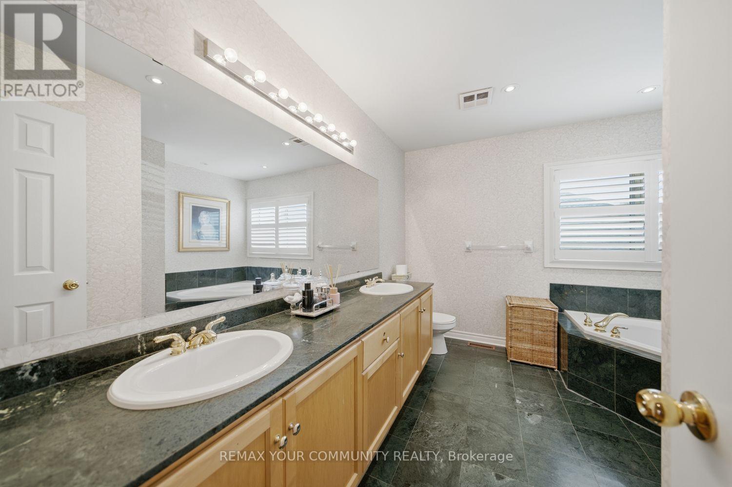 10 ST CLARE BOULEVARD - 27