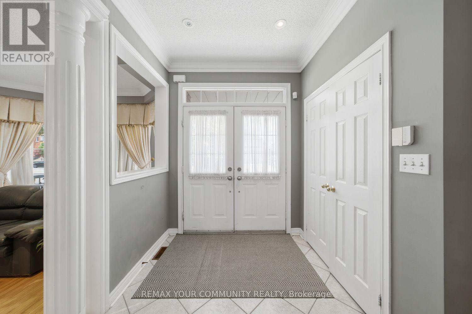 10 ST CLARE BOULEVARD - 3