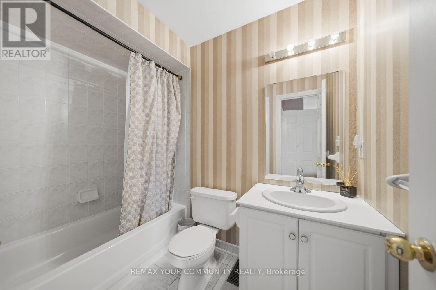 10 ST CLARE BOULEVARD - 30