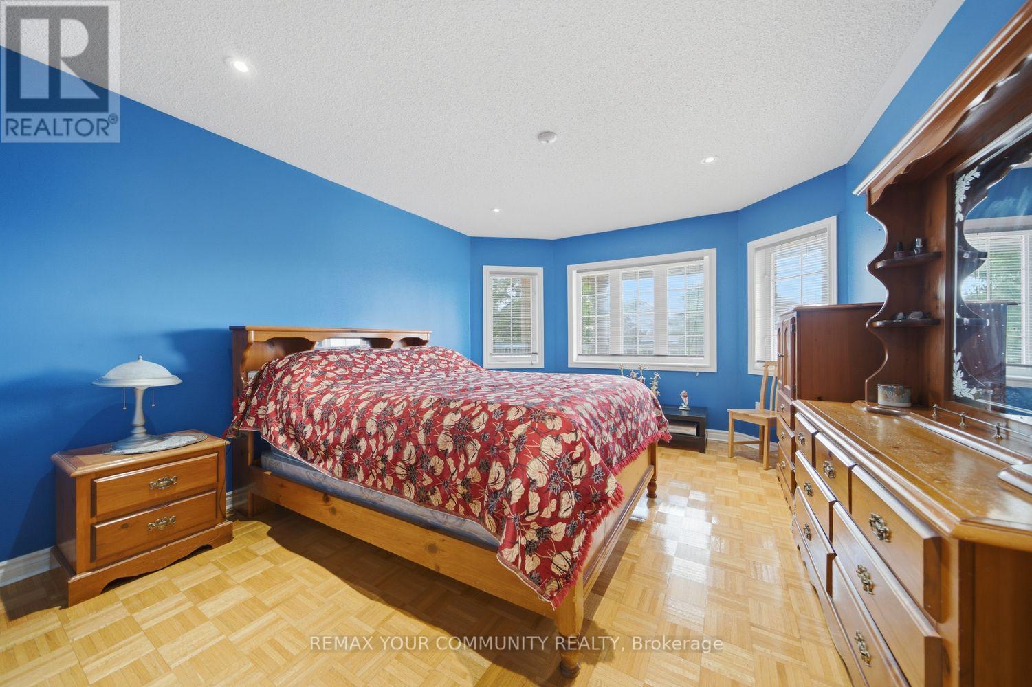 10 ST CLARE BOULEVARD - 31