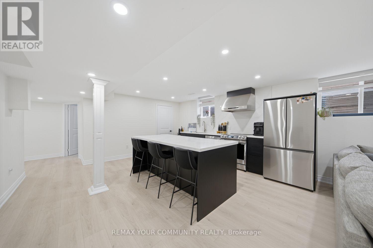 10 ST CLARE BOULEVARD - 39