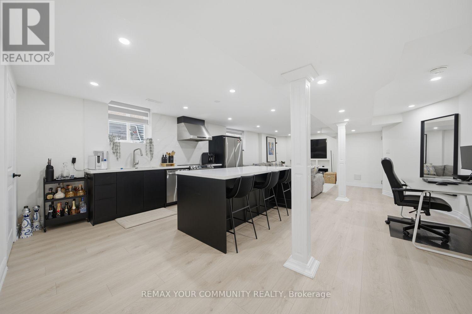 10 ST CLARE BOULEVARD - 41