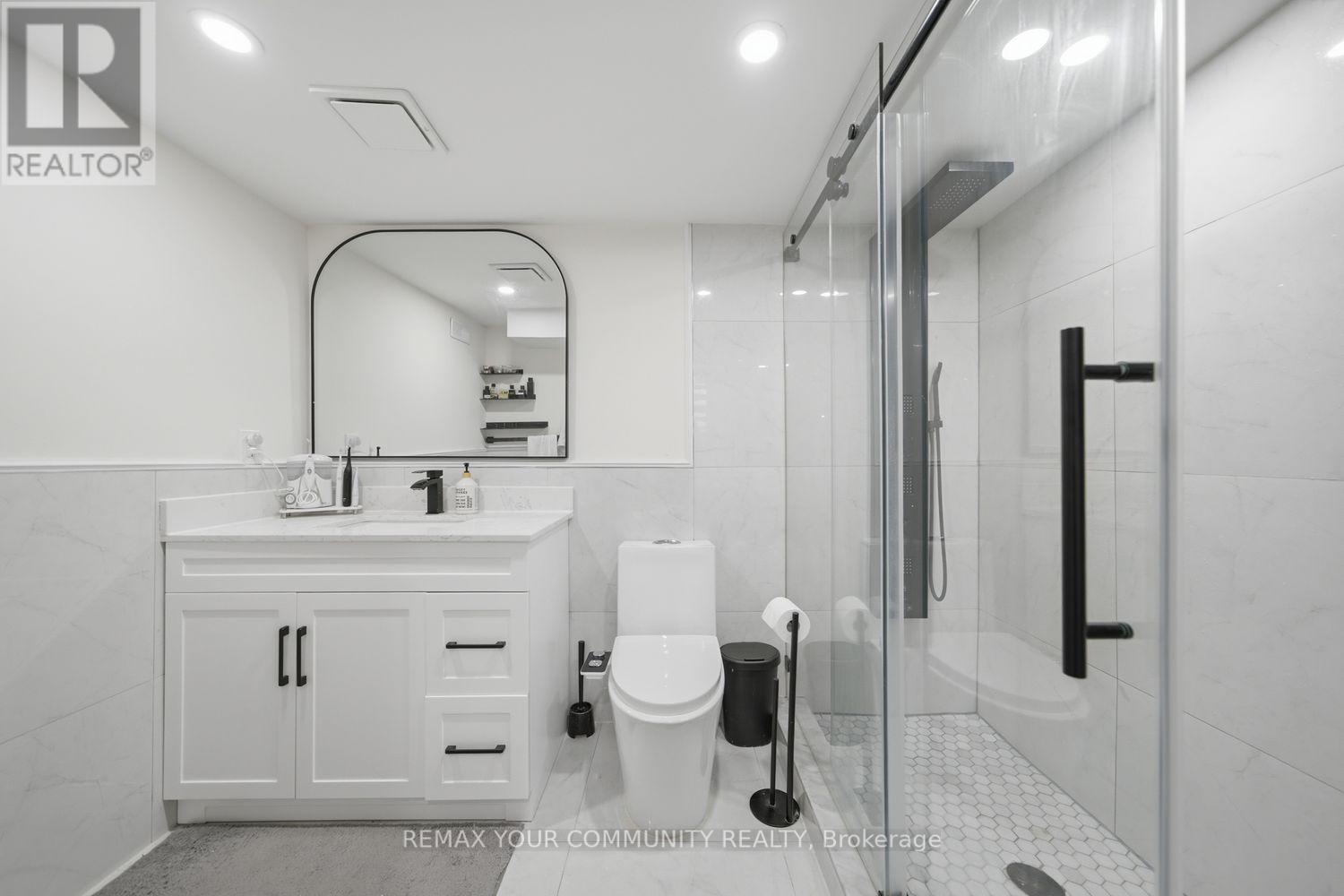 10 ST CLARE BOULEVARD - 48