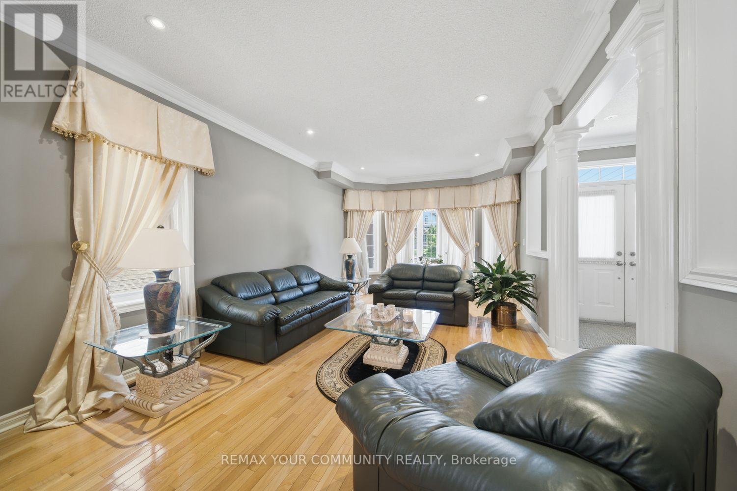 10 ST CLARE BOULEVARD - 6