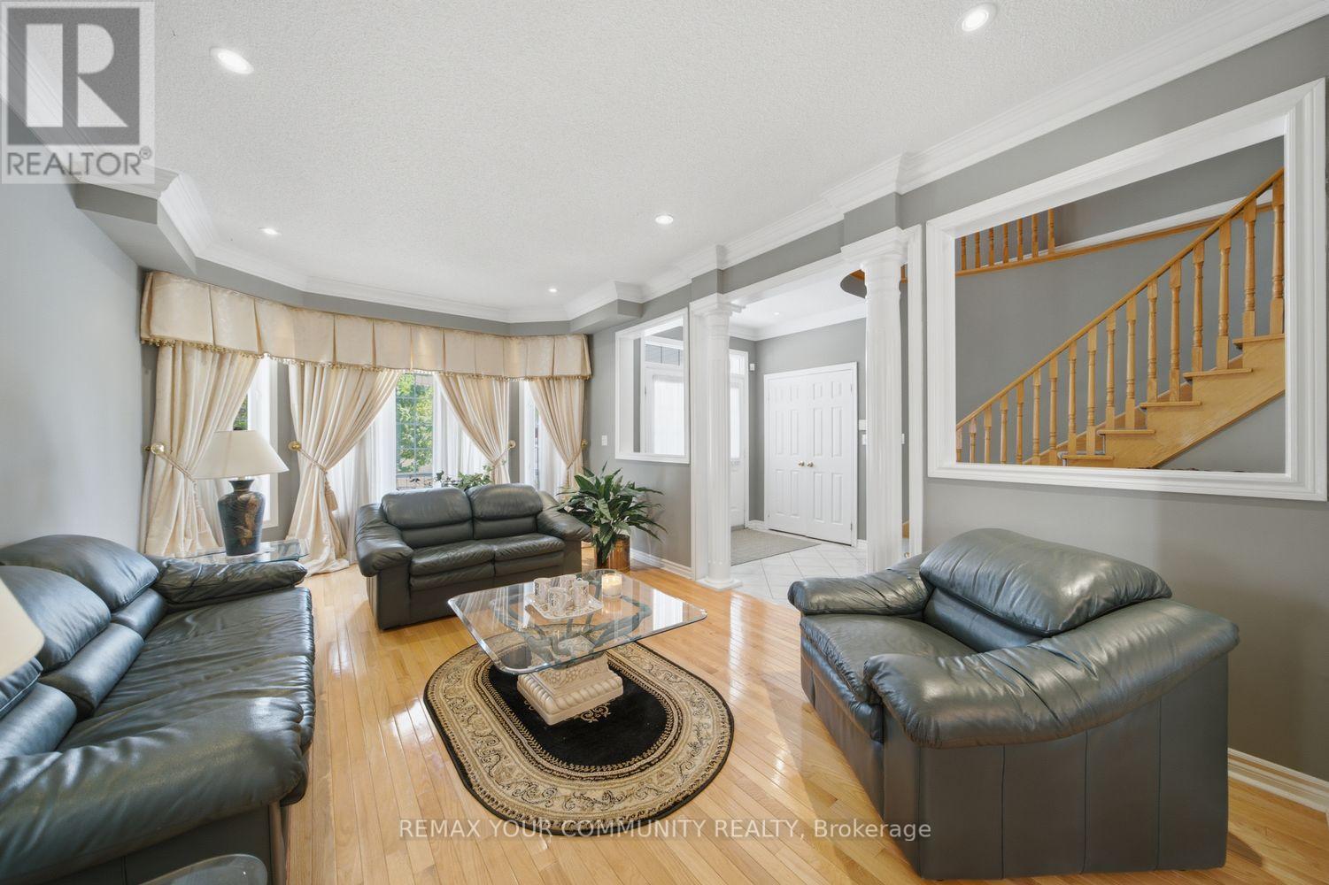 10 ST CLARE BOULEVARD - 7