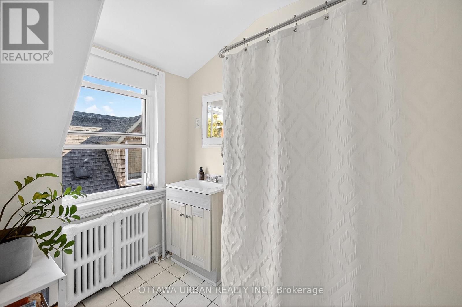 10 Bed, 4 Bath Multi-Family for Sale in Ottawa – 101 STRATHCONA AVENUE, Ottawa – MLS# X12452627 - Image 37