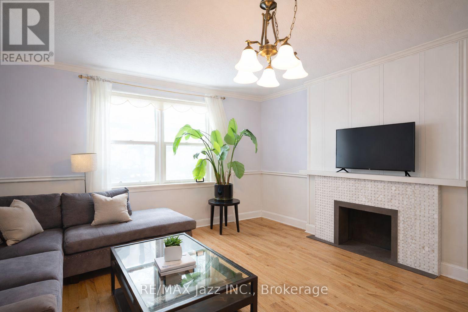 1086 SOMERVILLE STREET - 17