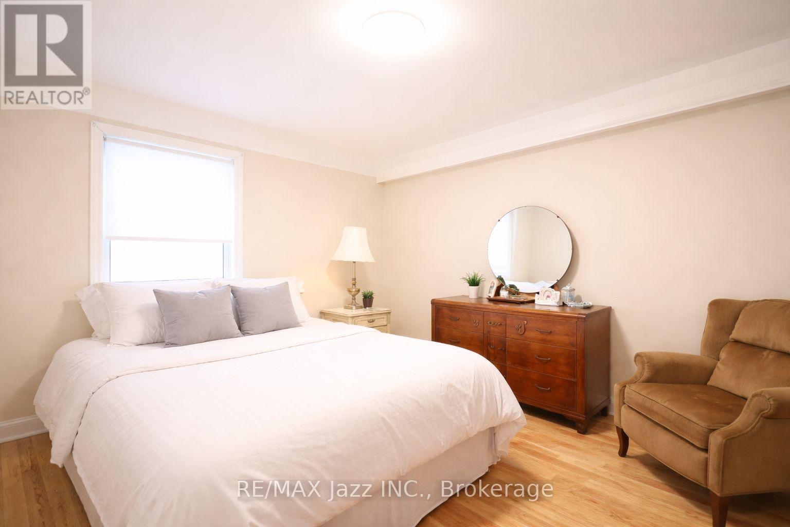 1086 SOMERVILLE STREET - 18