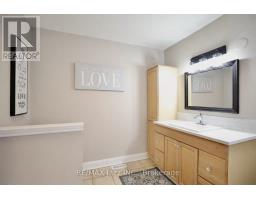 Kitchen - 1086 Somerville Street, Oshawa, ON L1G4K5 Photo 7