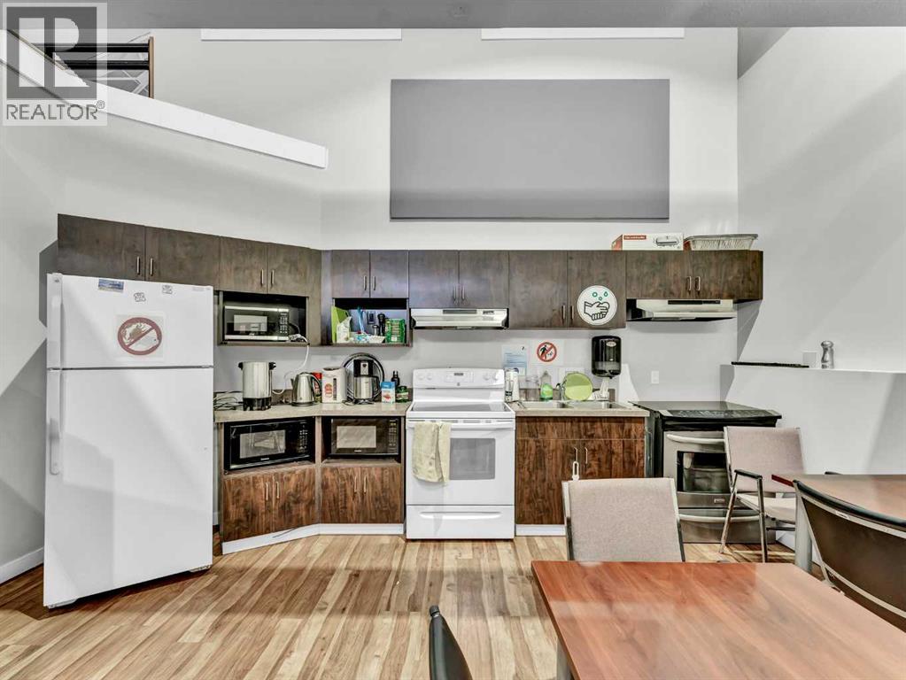 645 3 Street Southeast - Photo 20