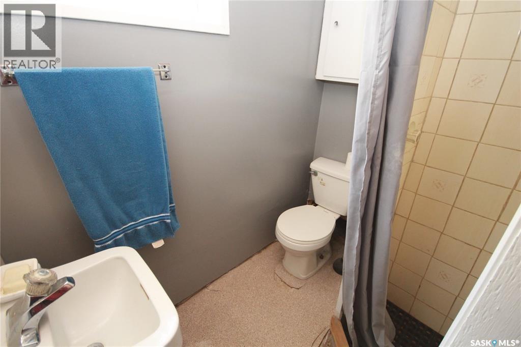 407 2nd STREET E - 12
