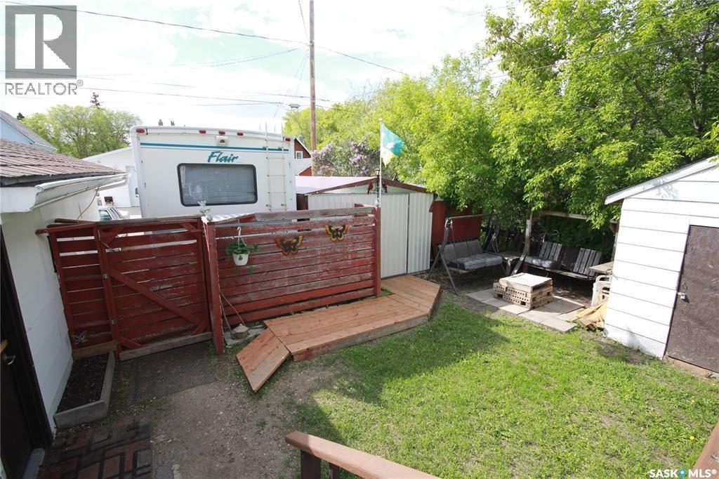 407 2nd STREET E - 20