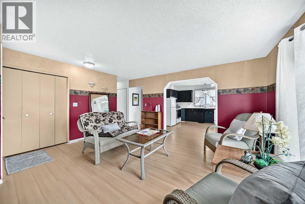 1404 Marlyn Way NE — photo 14