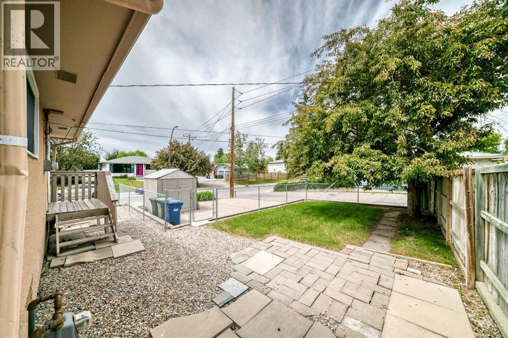 1404 Marlyn Way NE — photo 37
