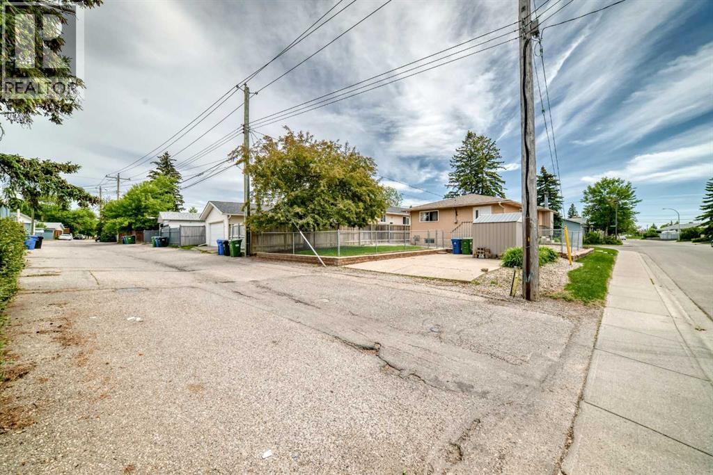 1404 Marlyn Way NE — photo 40