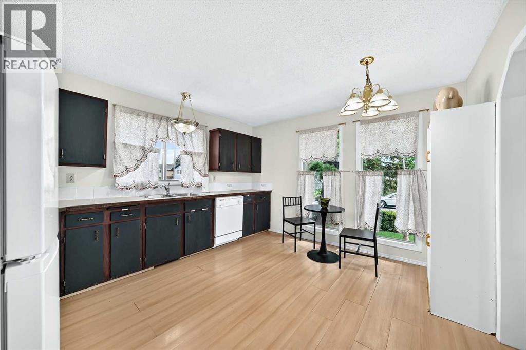 1404 Marlyn Way NE — photo 6