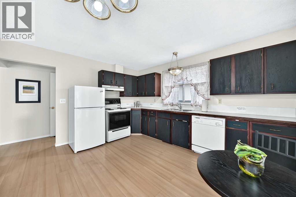 1404 Marlyn Way NE — photo 8