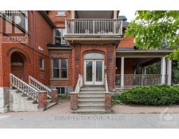 11 - 450 MACLAREN STREET