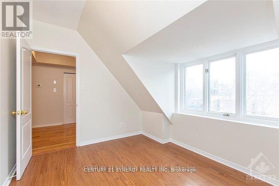 3 Bed, 1 Bath Multi-Family for Rent in Ottawa – 10 – 450 MACLAREN STREET, Ottawa – MLS# X13456304 - Image 13