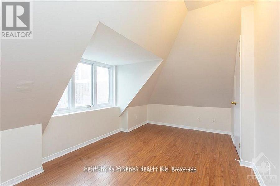 3 Bed, 1 Bath Multi-Family for Rent in Ottawa – 10 – 450 MACLAREN STREET, Ottawa – MLS# X13456304 - Image 14